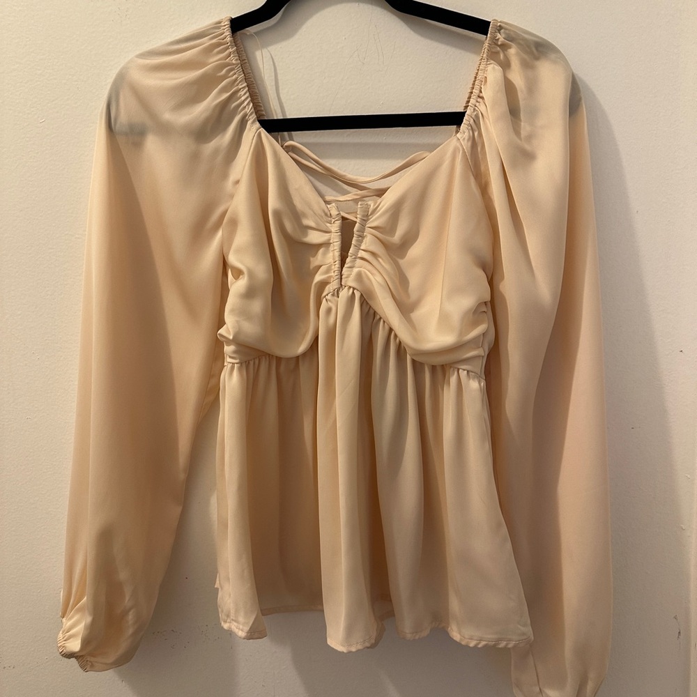 Francesca's Collections Cream Ruched Blouse